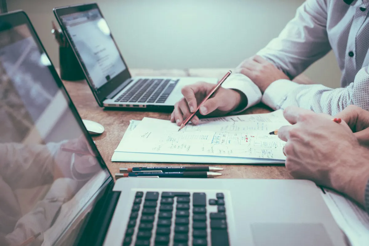 راهنمای جامع و کاربردهای مشاوره تخصصی فناوری اطلاعات و تحول دیجیتال (IT Consulting)